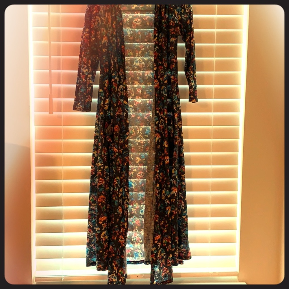 Light weight Sarah style cardigan multi colored geometric soft duster